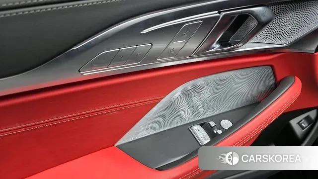 BMW 8 Series (G15) 2023 Черный из Кореи, фото 5