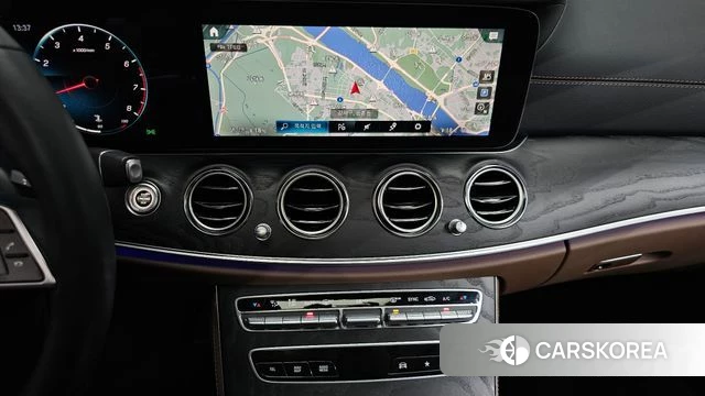 Mercedes-Benz E-Class W213 2023 Белый из Кореи, фото 5