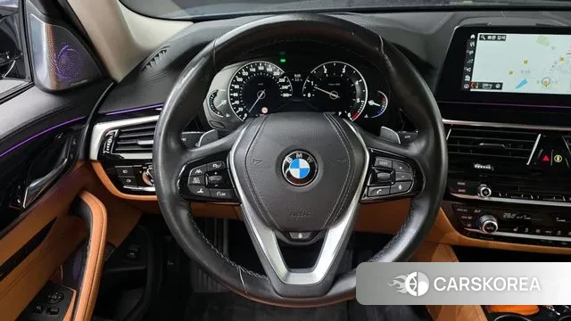 BMW 5 Series (G30) 2018 Серебристо-серый из Кореи, фото 5