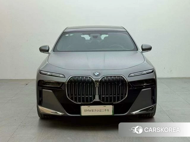 BMW i7 2025 Темно-серый из Китая, фото 5
