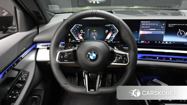 BMW 5 Series (G60) 2026 Серый из Кореи, фото 5