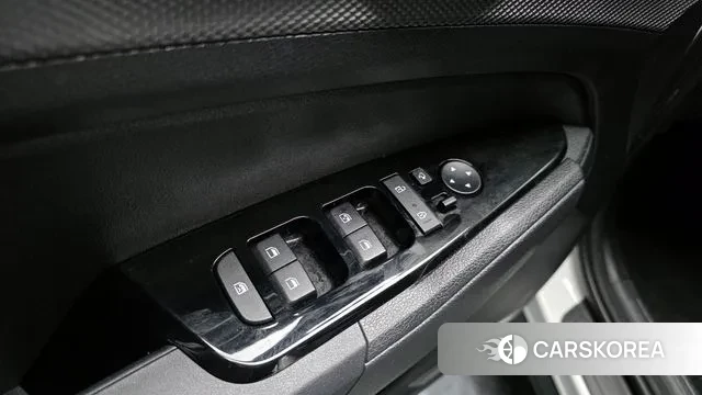 Kia Sportage 5th Generation Hybrid 2021 Белый из Кореи, фото 5