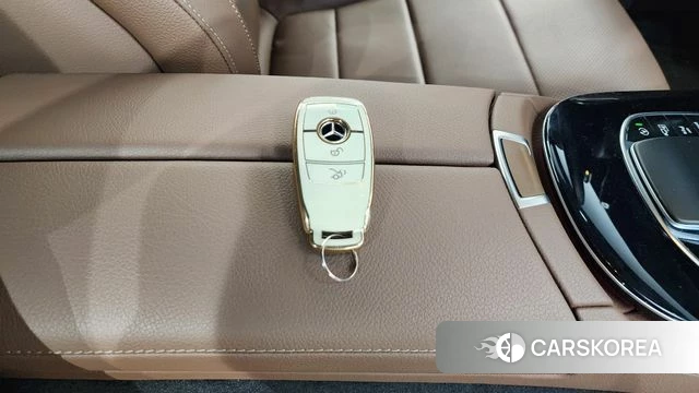 Mercedes-Benz E-Class W213 2023 Белый из Кореи, фото 5