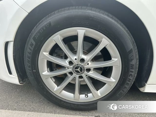 Mercedes-Benz Class A 2021 Белый из Китая, фото 5