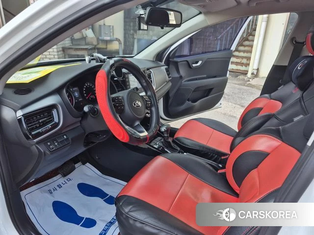 Kia Stonic id 3845741 из Кореи 5
