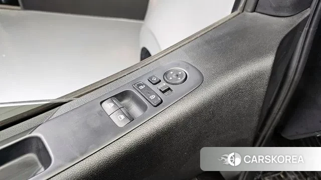 Hyundai Staria 2022 Серебряный из Кореи, фото 5