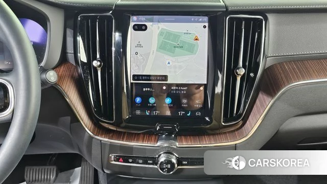 Volvo XC60 second Generation 2023 Белый из Кореи, фото 5