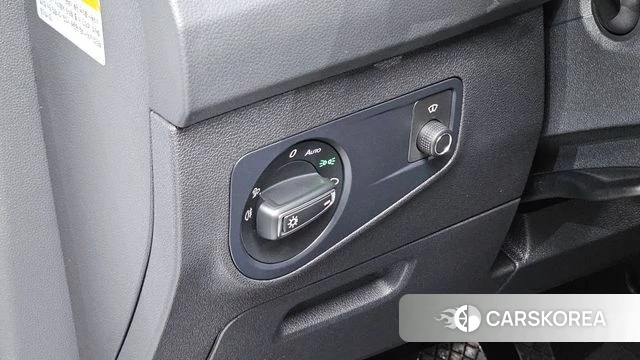 Volkswagen Tiguan second Generation 2023 Белый из Кореи, фото 5