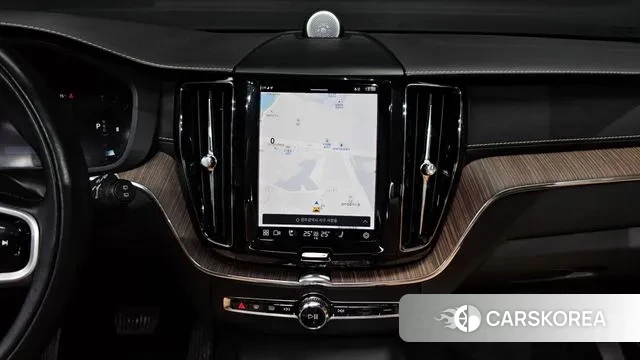 Volvo XC60 second Generation 2021 Белый из Кореи, фото 5