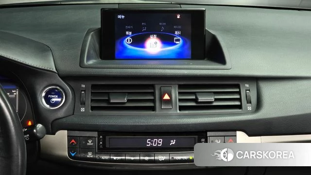 Lexus CT200h 2018 Белый из Кореи, фото 5