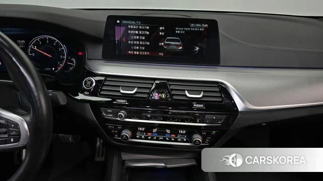 BMW 5 Series (G30) 2018 Белый из Кореи, фото 5