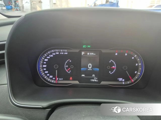 Hyundai Tucson (NX4) 2022 Серебристо-серый из Кореи, фото 5