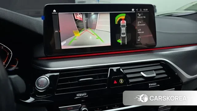 BMW 5 Series (G30) 2022 Белый из Кореи, фото 5