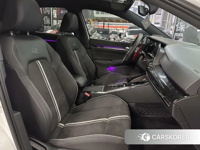 Volkswagen Golf 2023 Белый из Китая, фото 5
