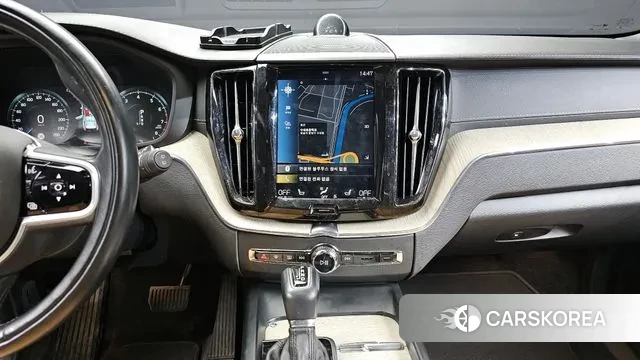 Volvo XC60 second Generation 2018 Белый из Кореи, фото 5