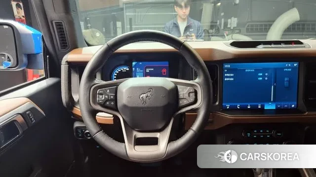 Ford Bronco 6th Generation 2024 Синий из Кореи, фото 5