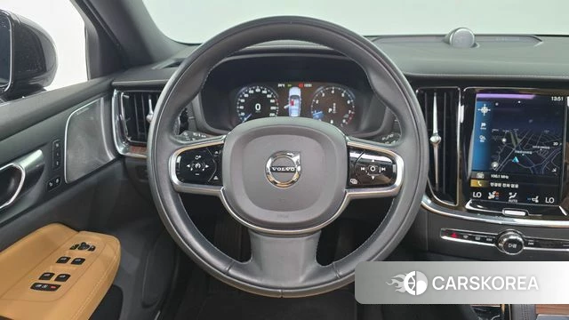 Volvo V60 Cross-Country 2nd Generation 2020 Черный из Кореи, фото 5