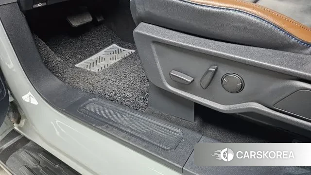Ford Bronco 6th Generation 2022 Цвет галактики из Кореи, фото 5