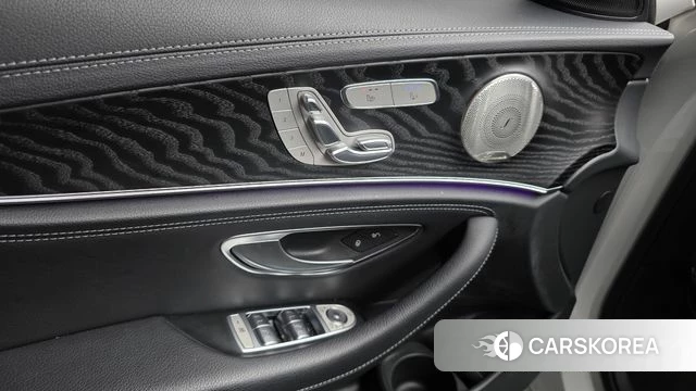 Mercedes-Benz E-Class W213 2022 Белый из Кореи, фото 5