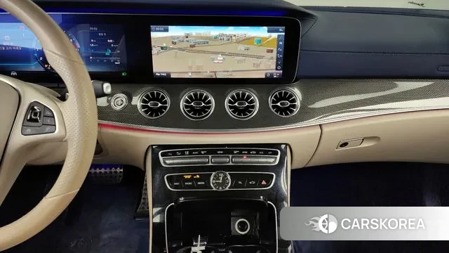 Mercedes-Benz E-Class W213 2018 Песочный из Кореи, фото 5