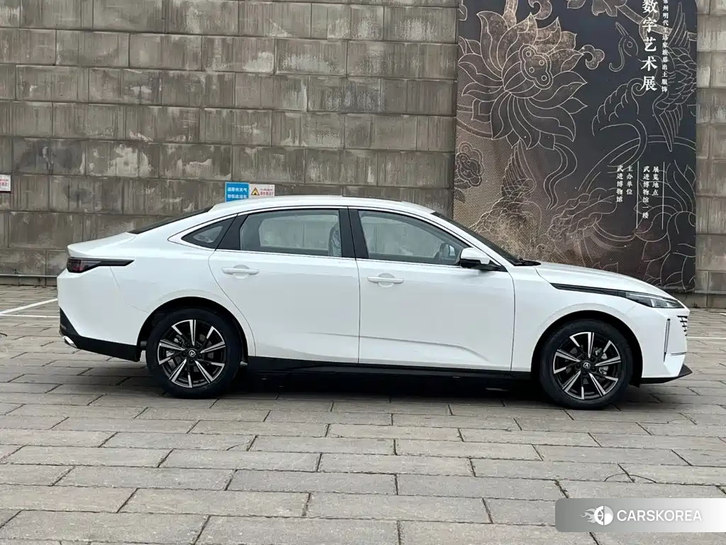 Chang'an Yidong 2026 Белый из Китая, фото 5