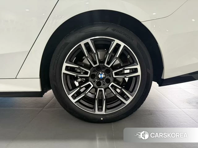 BMW 5 series 2024 Белый из Китая, фото 5