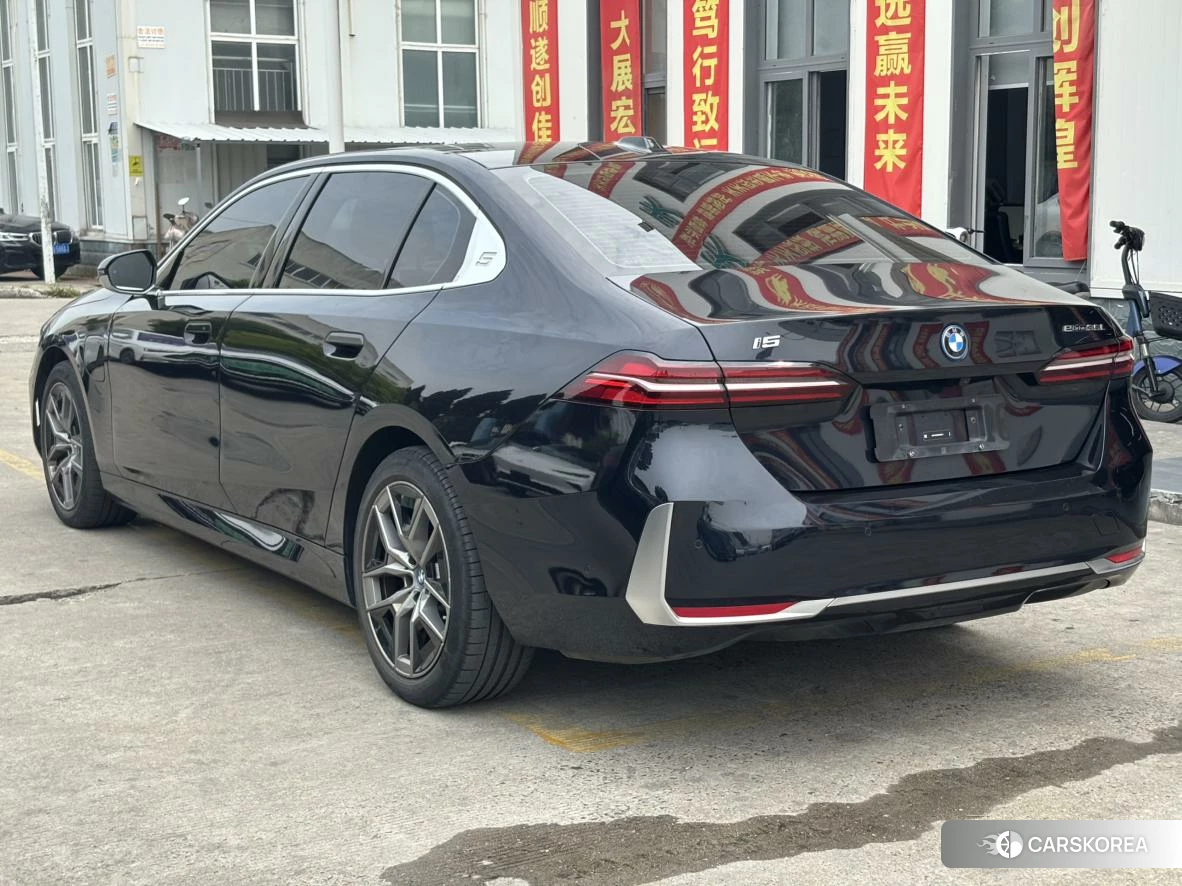 BMW i5 2024 Черный из Китая, фото 5