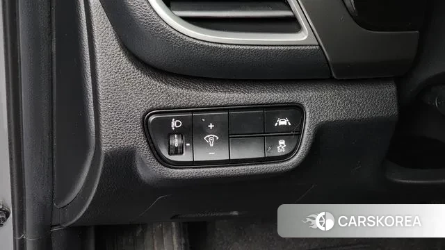 Kia Seltos 2021 Серебристо-серый из Кореи, фото 5