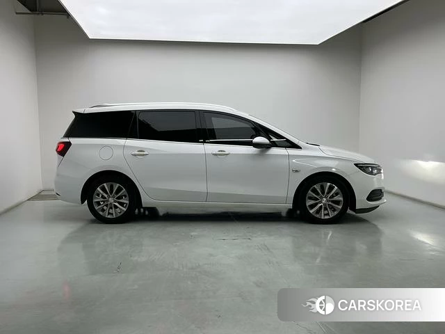 Buick GL6 2023 Белый из Китая, фото 5