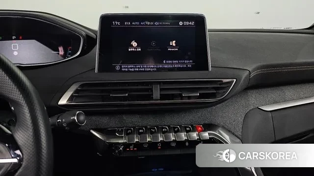 Peugeot 5008 second generation 2018 Белый из Кореи, фото 5