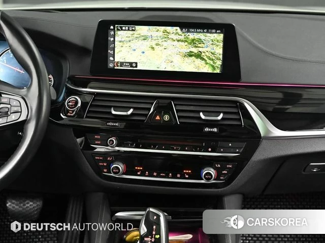 BMW 5 Series (G30) 2018 Белый из Кореи, фото 5