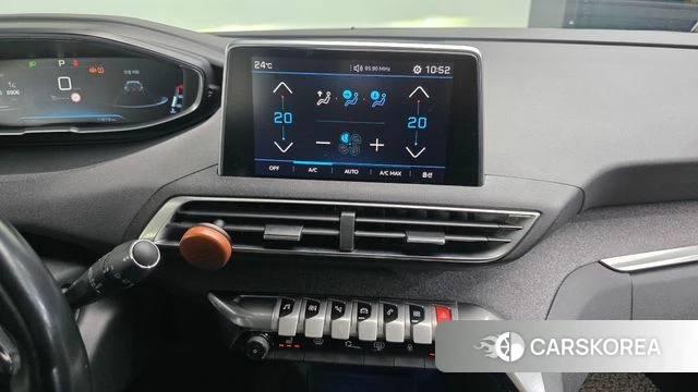 Peugeot 5008 second generation 2018 Белый из Кореи, фото 5