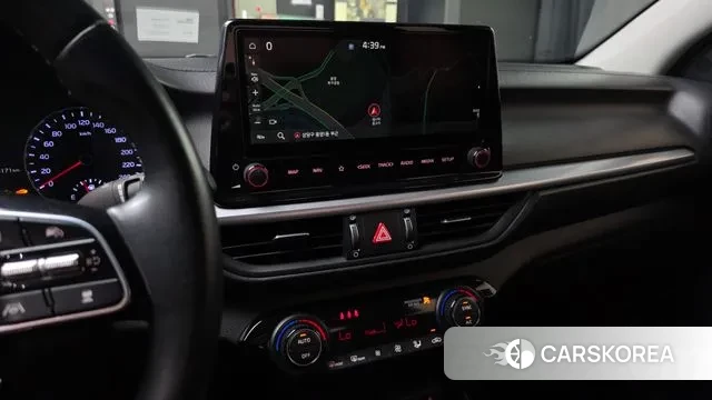 Kia The New K3 2nd generation 2021 Белый из Кореи, фото 5