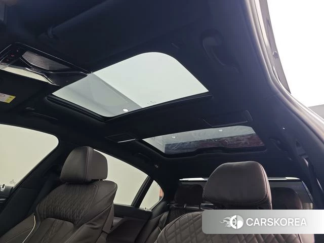 BMW 7 series 2023 Черный из Китая, фото 5