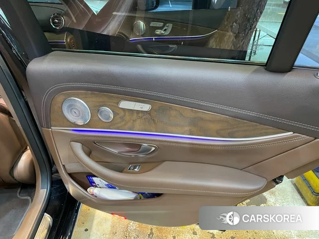 Mercedes-Benz E-Class W213 2018 Черный из Кореи, фото 5
