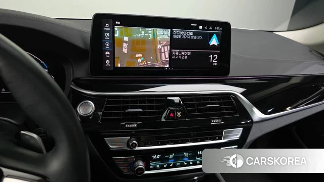 BMW 5 Series (G30) 2021 Белый из Кореи, фото 5