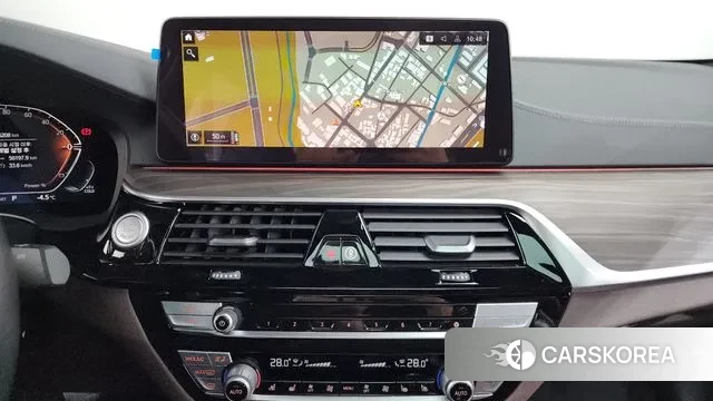 BMW 5 Series (G30) 2020 Белый из Кореи, фото 5