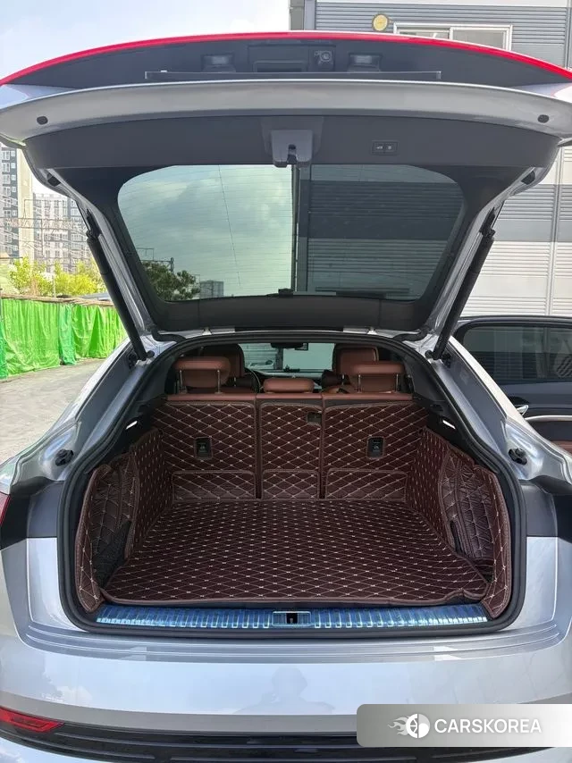 Audi e-Tron 2021 Серебристо-серый из Кореи, фото 5