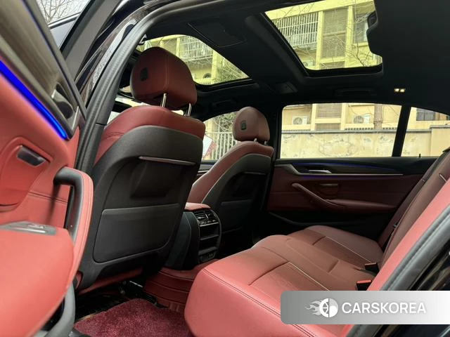BMW 5 series 2022 Черный из Китая, фото 5
