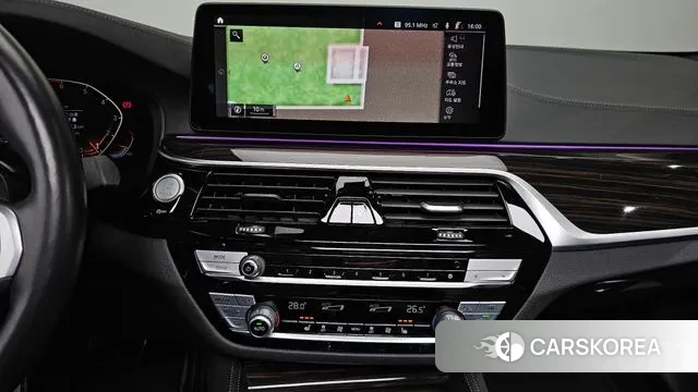 BMW 5 Series (G30) 2022 Белый из Кореи, фото 5