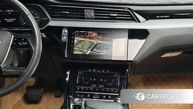 Audi e-Tron 2020 Серый из Кореи, фото 5