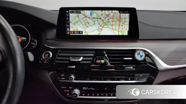 BMW 5 Series (G30) 2018 Белый из Кореи, фото 5