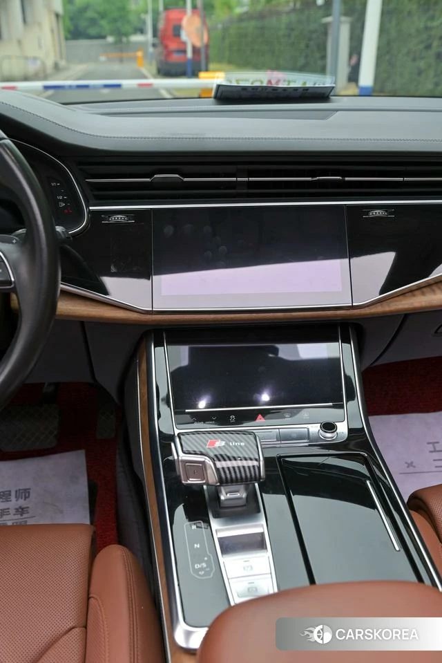 Audi Q7 2021 Черный из Китая, фото 5