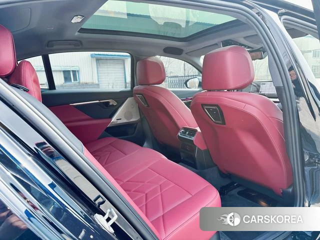 BMW 5 series 2024 Черный из Китая, фото 5