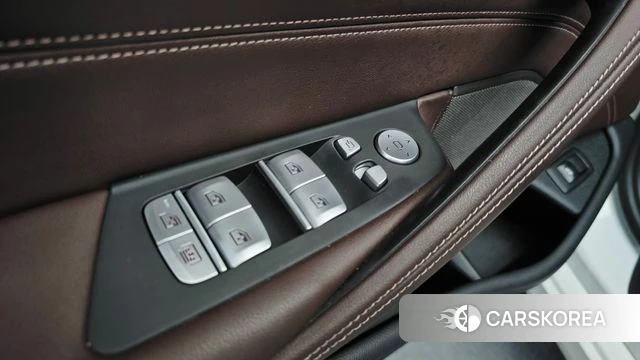 BMW 5 Series (G30) 2021 Белый из Кореи, фото 5