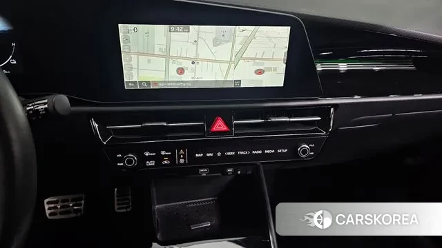 Kia Di Ol Nu Niro 2024 Белый из Кореи, фото 5