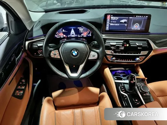 BMW 5 Series (G30) 2021 Серебристо-серый из Кореи, фото 5