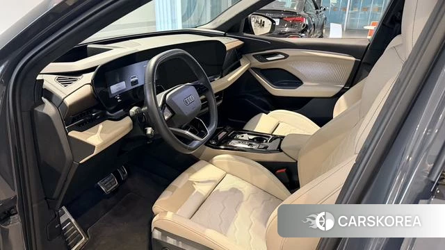 Audi Q6L e-tron 2025 Темно-серый из Китая, фото 5