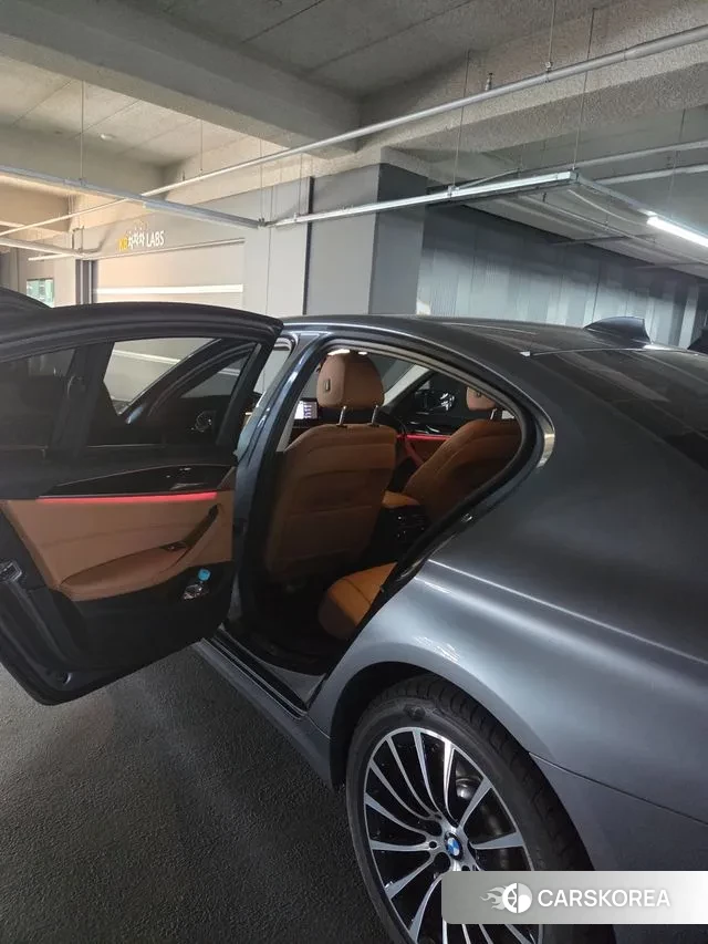 BMW 5 Series (G30) 2019 Цвет галактики из Кореи, фото 5