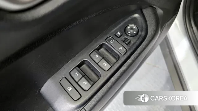 Hyundai Venue 2020 Белый из Кореи, фото 5